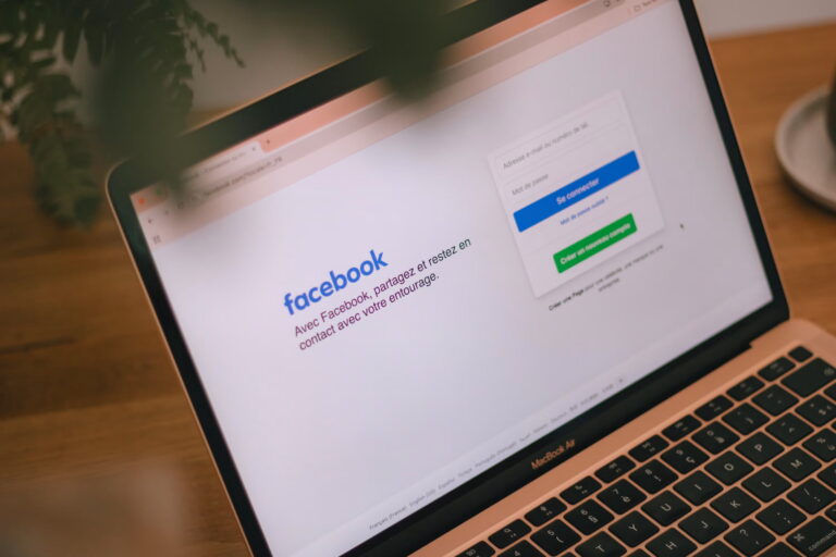 How to Advertise a Landscaping Business on Facebook